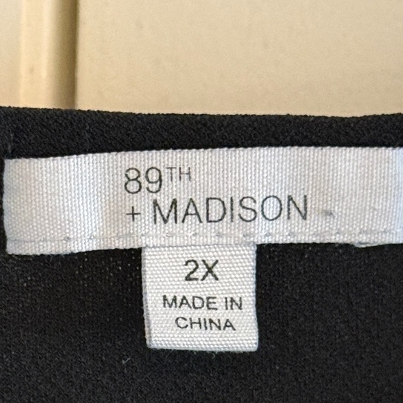 89th & Madison Black Blouse with Button Accents / Openings on sleeves Size 2X - Picture 2 of 3